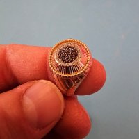 уникален мъжки златен пръстен 14 к с ковани черни оникси и цирконии, снимка 8 - Пръстени - 43610485
