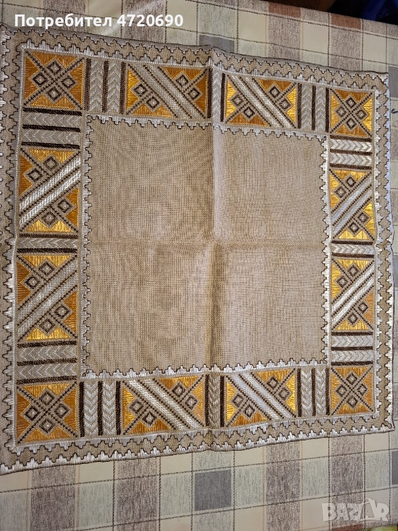 Бродирано каре, снимка 1