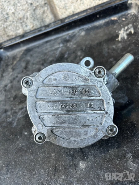 Вакуум помпа - Mercedes C(w204), снимка 1