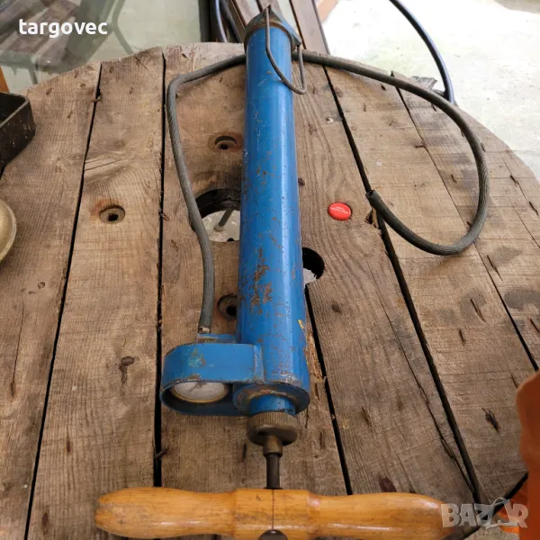 Уникална е голяма 70 см старинна ръчна помпа, снимка 1