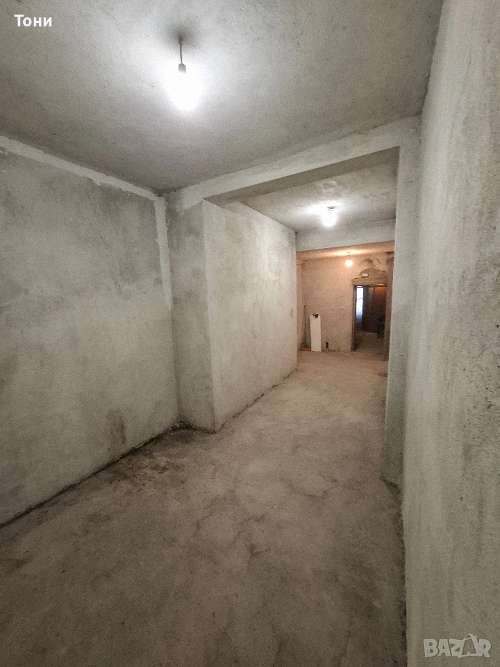 Склад под наем с достъп на бус кв.Хладилника , снимка 1