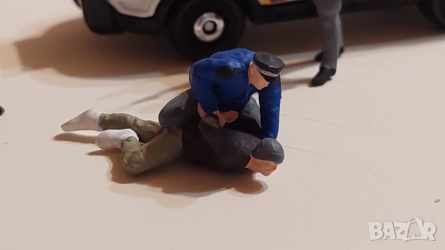 Комплект Арест в мащаб 1-64 , снимка 8 - Колекции - 52770221