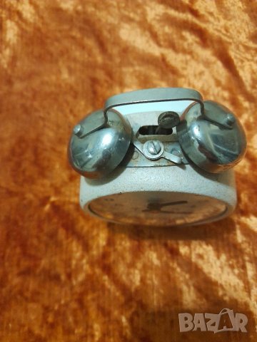 Стар будилник-Севани, снимка 4 - Антикварни и старинни предмети - 36953096