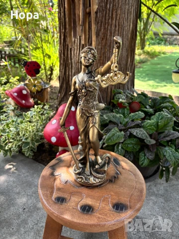 Статуетка Темида - Богинята на правосъдието 