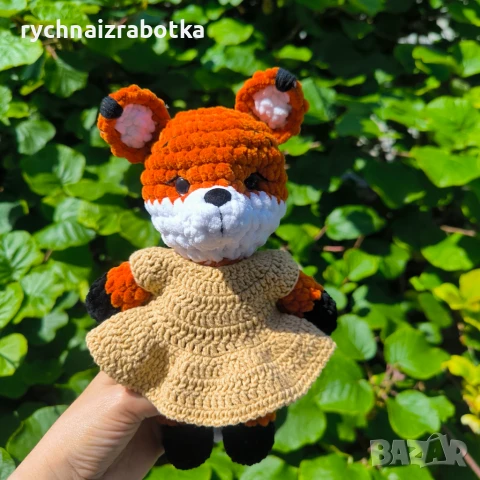 Плетена плюшена лисица