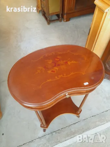 Антична Масивна Масичка с Чекмедже-внос от Германия!, снимка 4 - Маси - 48318524