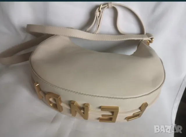 Fendi дамска чанта , снимка 4 - Чанти - 48329636