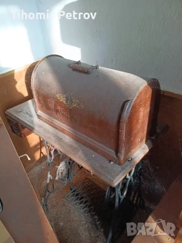 Шевна машина Сингер.Без металната част е.