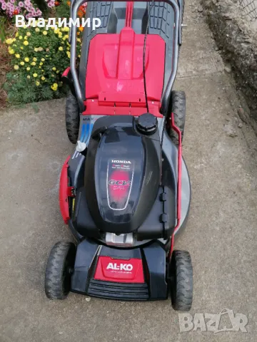 Самоходна моторна косачка honda , снимка 3 - Градинска техника - 49543286
