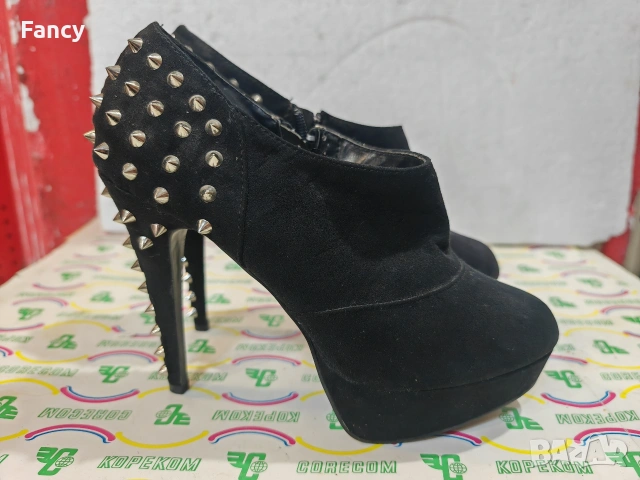 Страхотни дамски обувки висок ток 40 номер