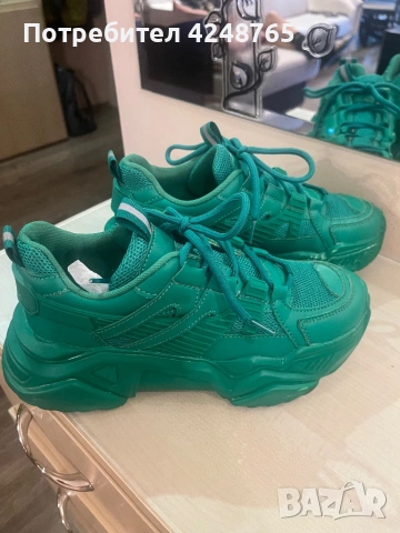 Маратонки зелени