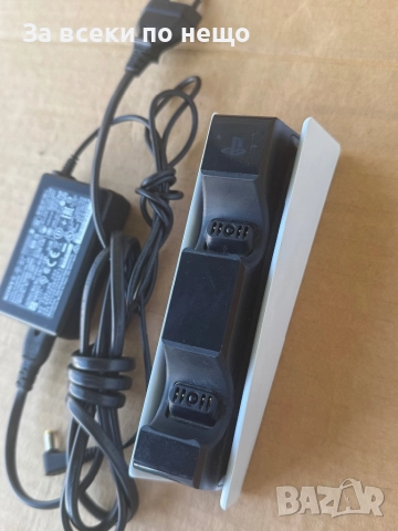Оригинална Станция за зареждане Sony DualSense Charging Station (CFI-ZDS1) Playstation 5 , PS5, снимка 12 - Аксесоари - 51871662