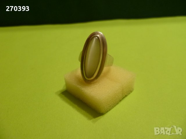 Масивен сребърен пръстен с естествен камък