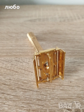 Самобръсначка GILLETE ARISTOCRAT Във 22 м Златно Покритие Чисто Нова не Употребявана , снимка 10 - Други ценни предмети - 52357117