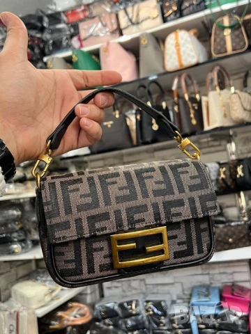 чанти FENDİ Baguette Mini 