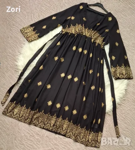 РАЗКОШНА черна рокля със златиста щампа 2ХЛ/3ХЛ размер , снимка 2 - Рокли - 50175291
