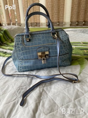 Оригинална чанта Guess в бебешко синьо