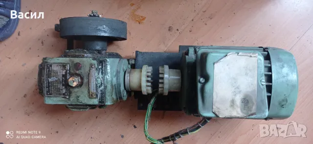 трифазен електромотор с две скорости и редуктор 