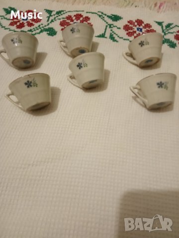 Сервиз от стари порцеланови ракиени чашки , снимка 4 - Антикварни и старинни предмети - 38314122