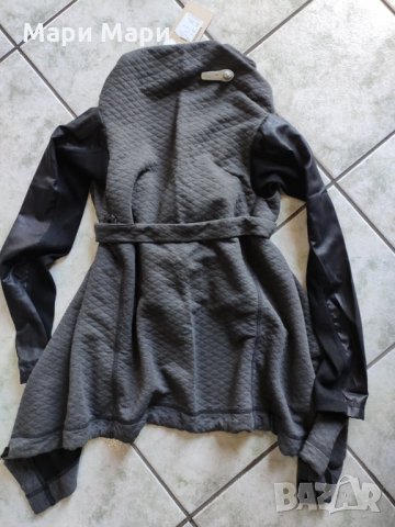 Връхна дреха с кожени ръкави, снимка 8 - Блузи с дълъг ръкав и пуловери - 26237509