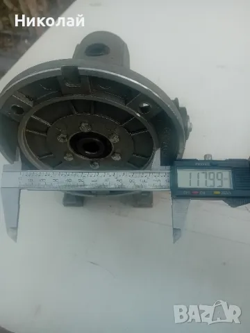 редуктор червячен, снимка 2 - Други машини и части - 48344788