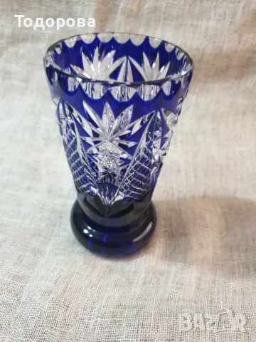 Кристална вазичка от цветен кристал , снимка 2 - Антикварни и старинни предмети - 48545360
