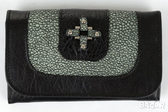 Черен кожен дамски портфейл с декорация от марка Marsanpiel , снимка 1 - Портфейли, портмонета - 28649096
