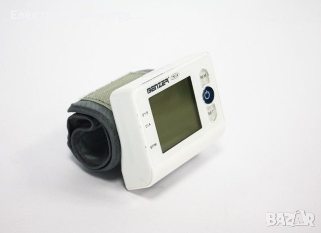 Апарат за измерване на кръвно налягане Benzer BR 4602 BP, за китка