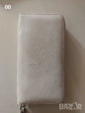 Дамско портмоне (бежово)