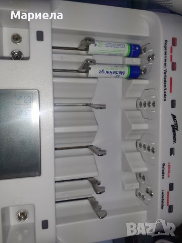 Универсално зарядно за акумулаторни батерии всички видове +4батерии, снимка 5 - Други - 28860239