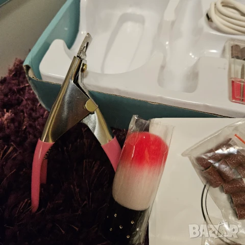 Пила сива, с много аксесоари, за сваляне на геллак, с гюлотина, снимка 7 - Продукти за маникюр - 50748512