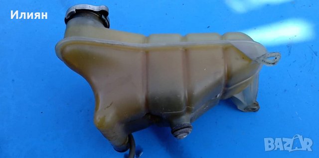 Казанче антифриз за Мерцедес 124, снимка 2 - Части - 37460375