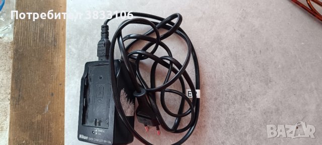 зарядно за  Nikon , снимка 2 - Чанти, стативи, аксесоари - 44096433