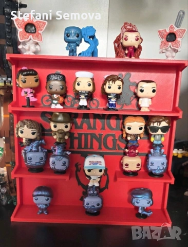Stranger Things - Поставка за фигурки Kinder Joy, снимка 2 - Колекции - 53058698