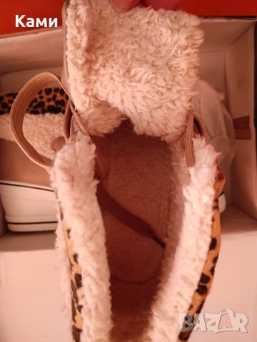 Дамски боти с каракул, снимка 2 - Дамски боти - 44020023