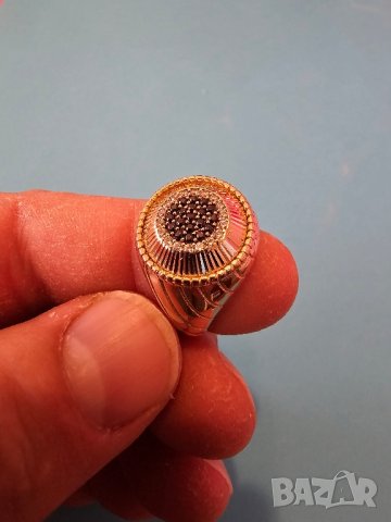 уникален мъжки златен пръстен 14 к с ковани черни оникси и цирконии, снимка 8 - Пръстени - 43610485