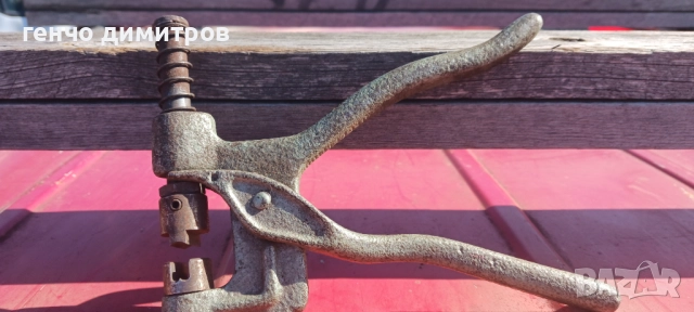 инструмент за кербоване  на кабелни  накрайници 