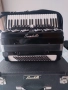 Продавам едно ново Италиянско Бижу за ценители акордеон Скандал 120баса черен с куфар , снимка 5