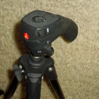 Алуминиеви стативи  Manfrotto 2бр  за DSLR фотоапарати, снимка 7 - Чанти, стативи, аксесоари - 39253073