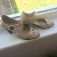 Дамски обувки, снимка 1 - Дамски обувки на ток - 36814442
