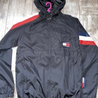 Оригинално ново яке с качулка ветровка горница Tommy Hilfiger , снимка 2 - Спортни дрехи, екипи - 39048097