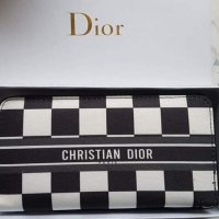 Дамско портмоне Christian Dior, снимка 1 - Портфейли, портмонета - 32246792