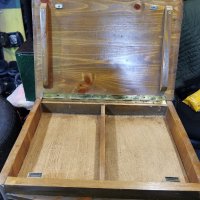 Старо нощно шкафче с медни орнаменти , снимка 11 - Антикварни и старинни предмети - 43105847