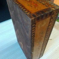 Стара голяма дървена пирографирана кутия,освежена с лак, снимка 3 - Антикварни и старинни предмети - 32935374