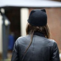 дамска шапка луксозна и стилна с козирка и дяволски ушички модел ZARA, снимка 6 - Шапки - 27154158