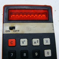 Супер ретро находка - калкулатор ЕЛКА 103Р червена, снимка 9 - Антикварни и старинни предмети - 33311424
