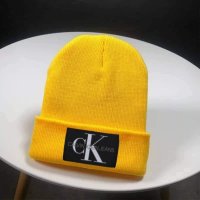 Дамска зимна шапка Calvin Klein - Различни цветове, снимка 11 - Шапки - 43238304