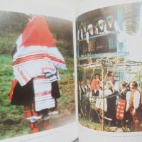 Книга Balkan Folk Colour Language - Mony Almalech 1996 г., снимка 5 - Други - 43057372