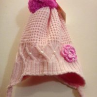 Детска плетена шапка Розова, снимка 2 - Шапки, шалове и ръкавици - 27860376