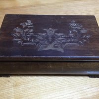 Дървена кутия за бижута, снимка 1 - Антикварни и старинни предмети - 39804738